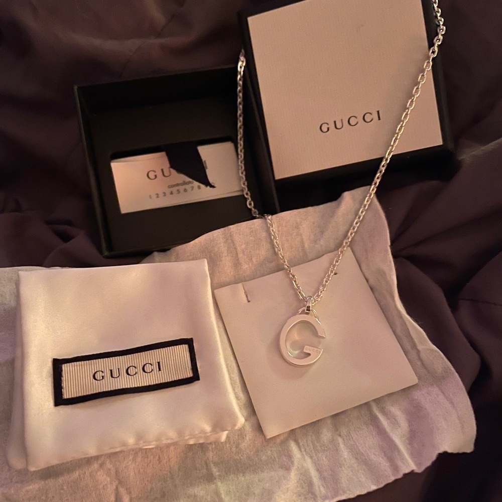 NEW AUTHENTIC GUCCI logo necklace
